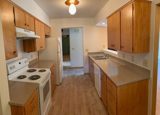 Building Photo - 1152