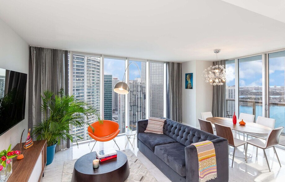 Primary Photo - 485 Brickell Ave