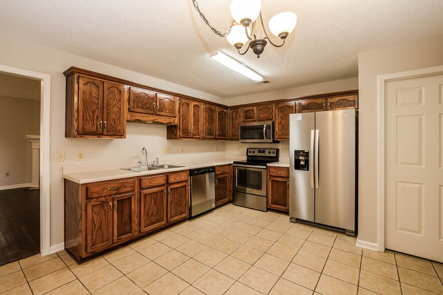 Building Photo - 1438 Clockshop Dr