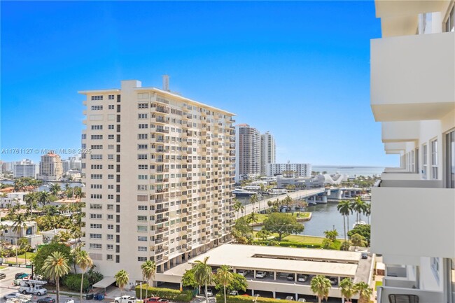 Building Photo - 340 Sunset Dr