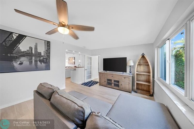 Building Photo - 1201 Avocado Isle