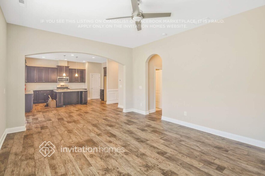 Building Photo - 1400 Thessallian Ln