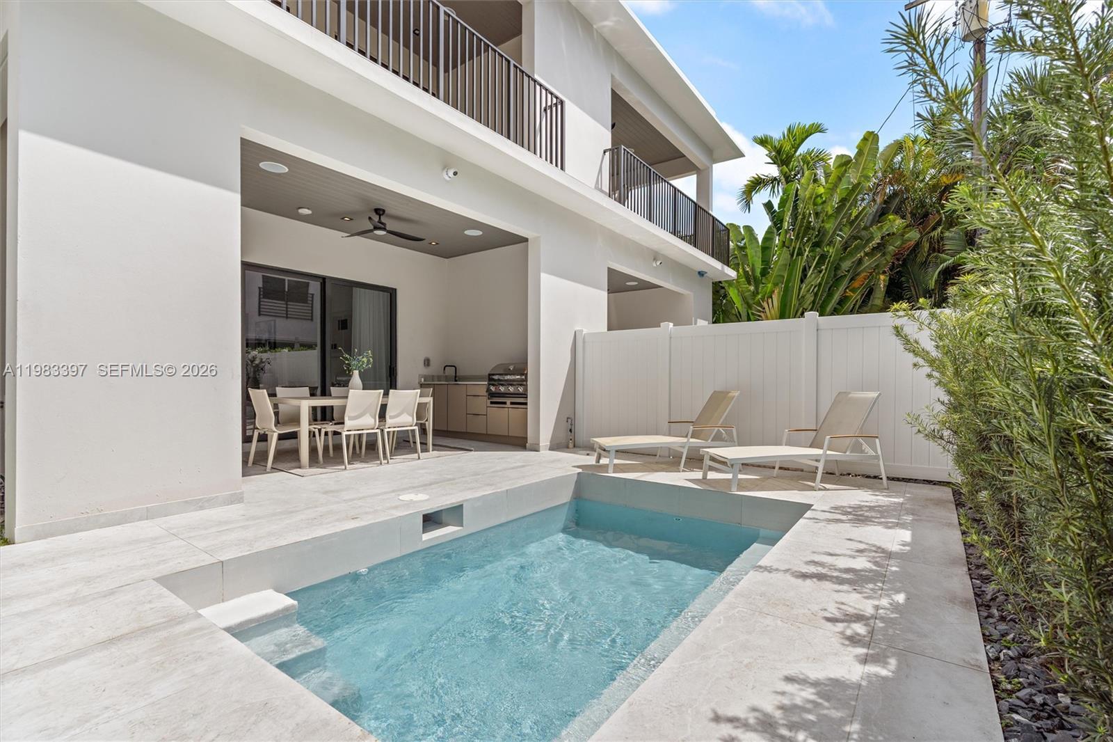 Building Photo - 1410 NE 5th St