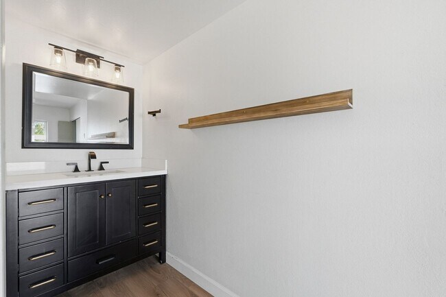 Building Photo - Short-Term Rentals OK *** Less than 2 mile...