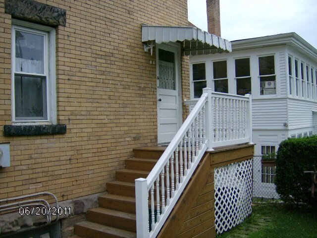 Building Photo - 544 E Pearl St