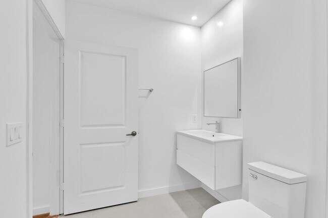 Building Photo - 300 S Australian Ave