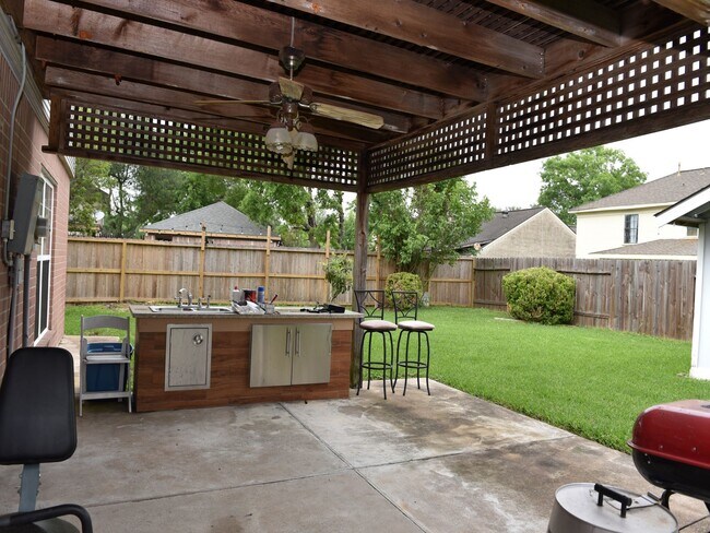 Building Photo - 9211 Rocky Valley Dr
