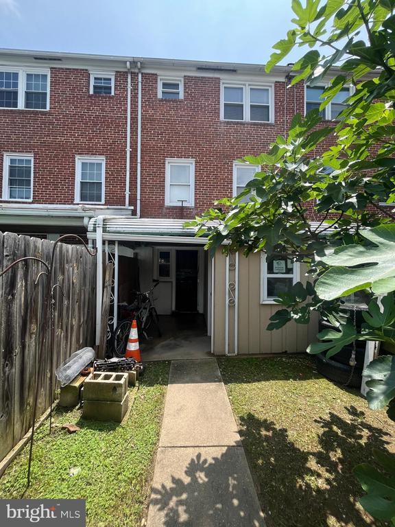 Building Photo - 7118 Eastbrook Ave