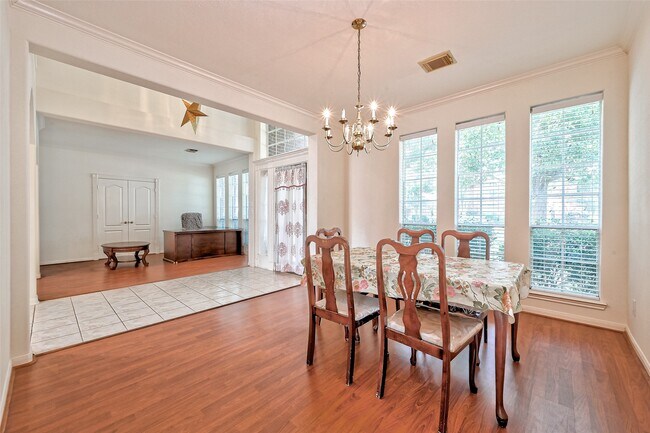 Building Photo - 6806 Rhodes Ct