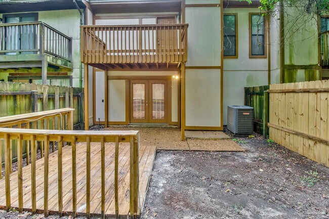 Building Photo - 464 E Burgess Rd
