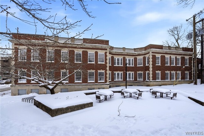 Building Photo - 40 North St