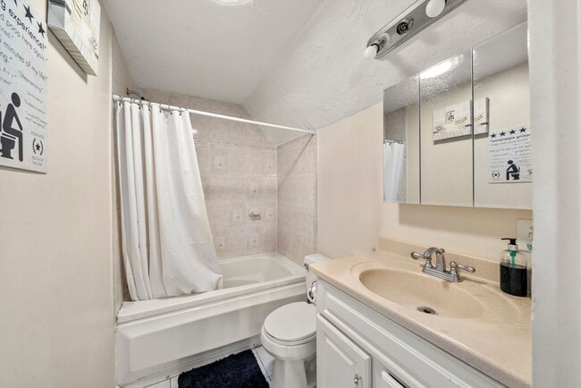 Building Photo - 10 Holman St