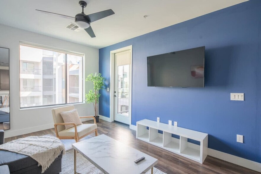 Building Photo - 701 W Rio Salado Pkwy