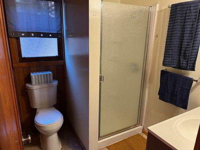 Building Photo - Seasonal Furnished rental sleeps 4