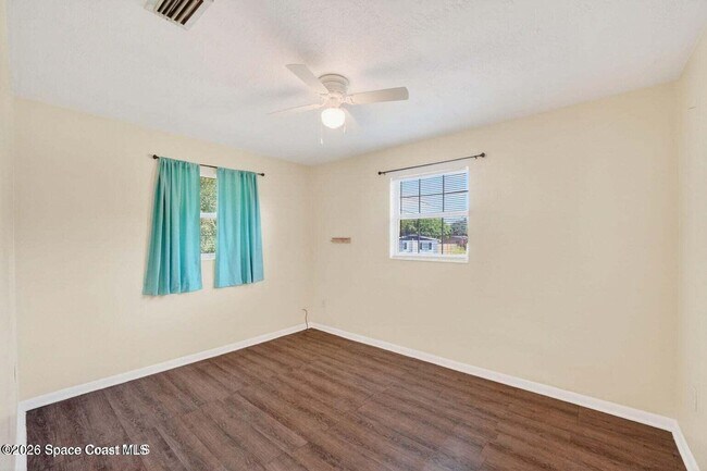 Building Photo - 2285 Fruitwood Ct