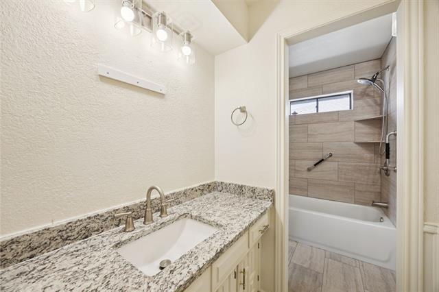 Building Photo - 3305 Canterbury Dr