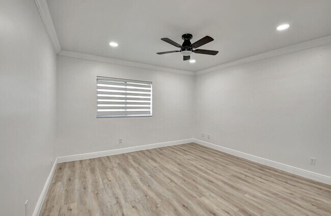 Building Photo - 4705 Fountains Dr S