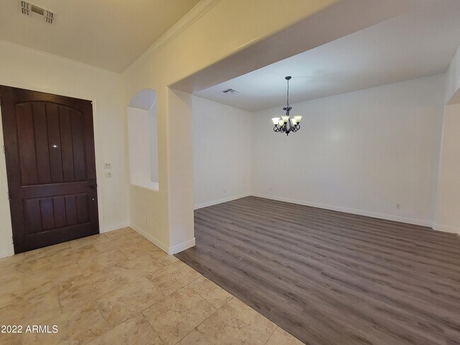 Building Photo - 6335 S Roanoke St