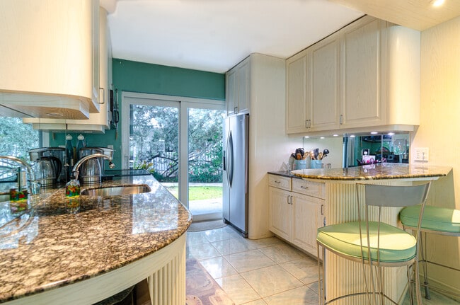 Building Photo - El Dorado Club