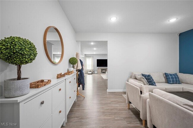 Building Photo - 9256 Preserve Way