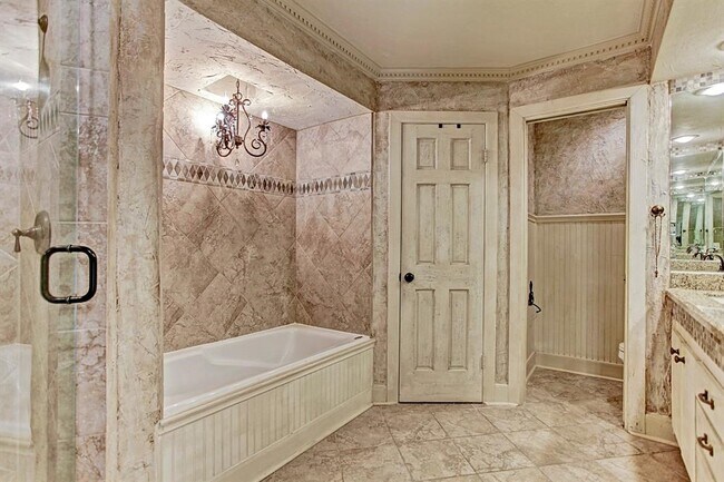 Building Photo - 2607 Crossvine Cir