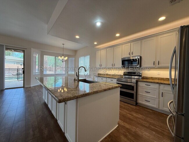 Building Photo - 1234 W Remington Dr