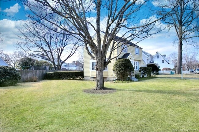 Building Photo - 30 Catherine St