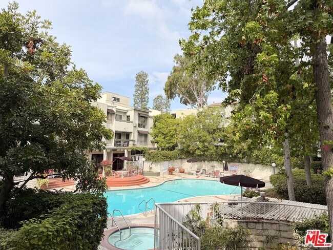 Building Photo - 4900 Overland Ave