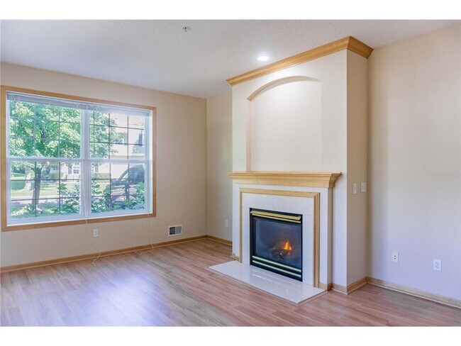 Building Photo - 875 Braunworth Ct