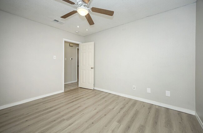 Building Photo - Charming 3-Bed, 2-Bath Home in Pascagoula – Great Location!