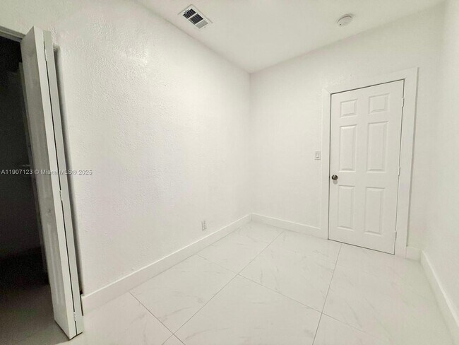 Building Photo - 2369 SW 17th Terrace