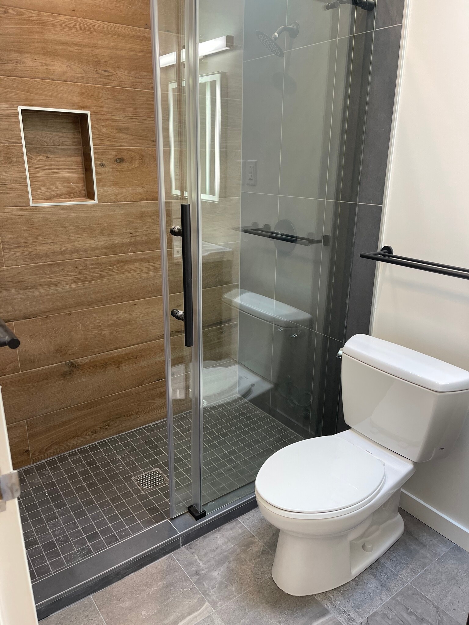 Building Photo - 85 Longview Dr