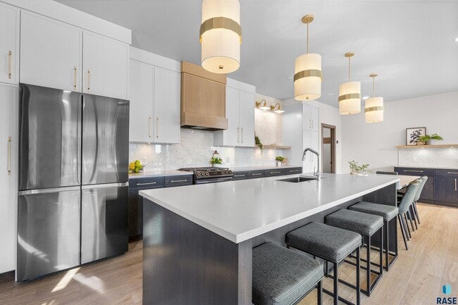 Building Photo - 2807 S Terry Ave