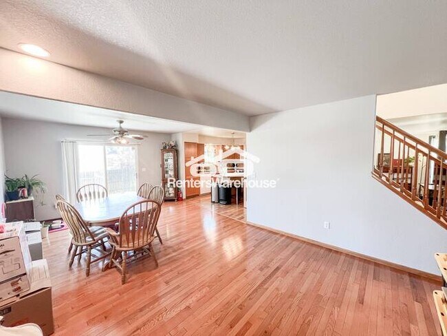 Building Photo - Available now! Stunning 4 Bed, 4 Bath Corner Lot in a Fantastic Area