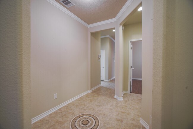 Building Photo - 34 Tidwillow Pl