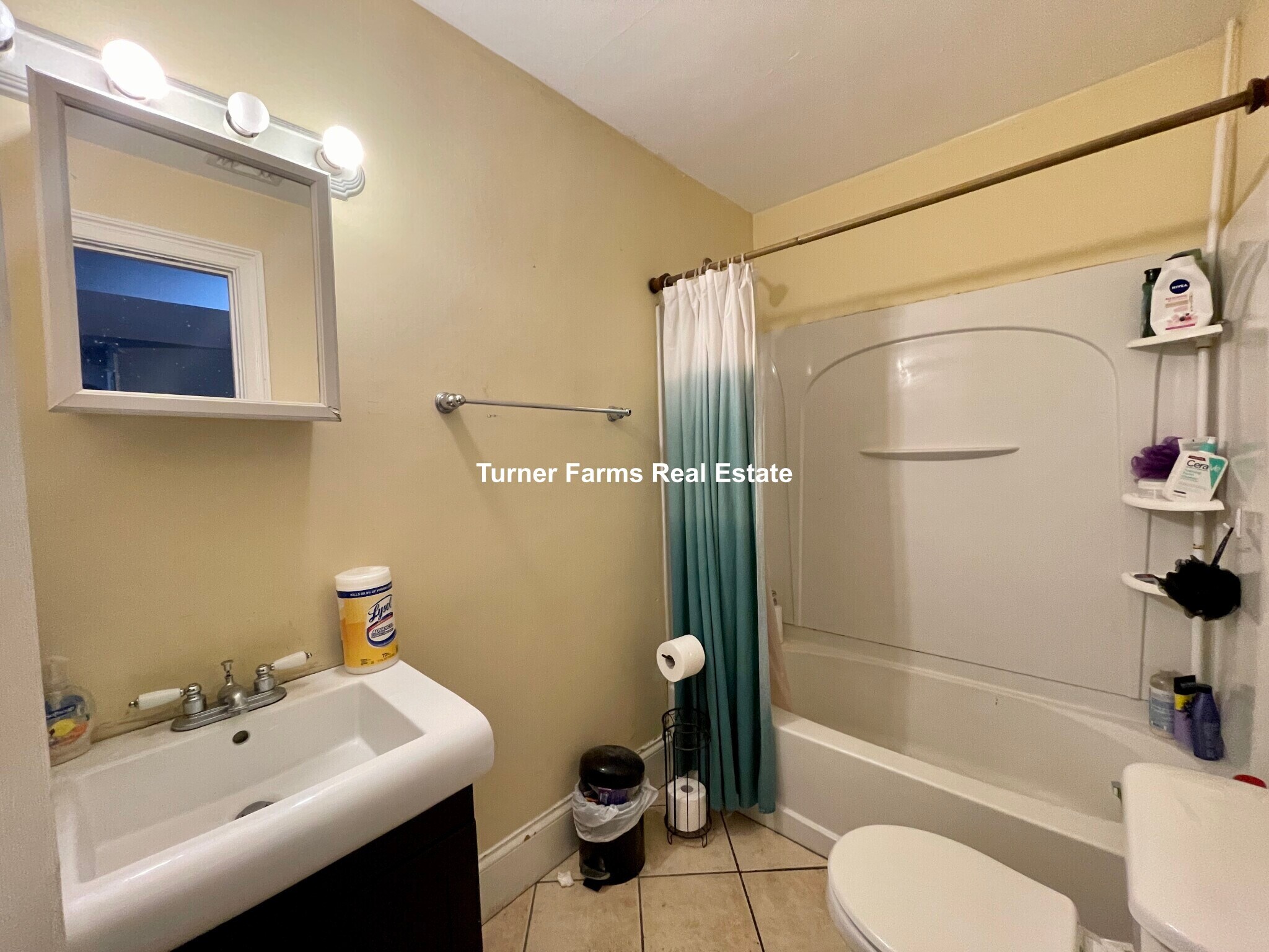 Building Photo - 731 Parker St