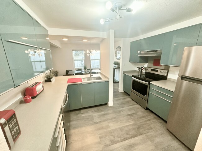 Building Photo - 1738 Brookhaven Cir W
