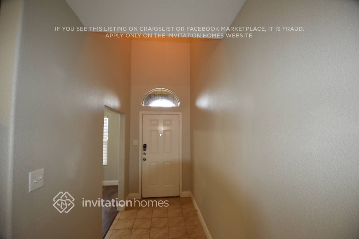 Building Photo - 652 Creekview Dr