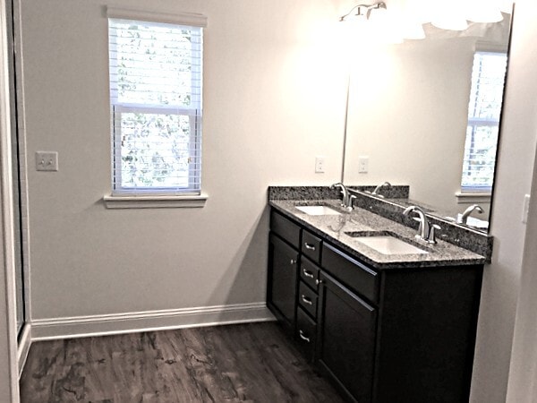 Building Photo - 323 Cortez Dr