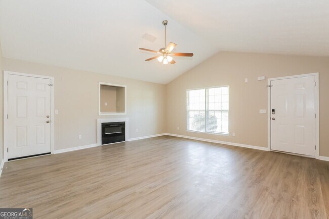 Building Photo - 1052 Navaho Trail