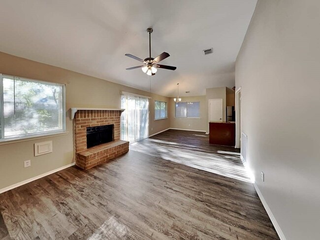 Building Photo - 4930 Vancouver Blvd