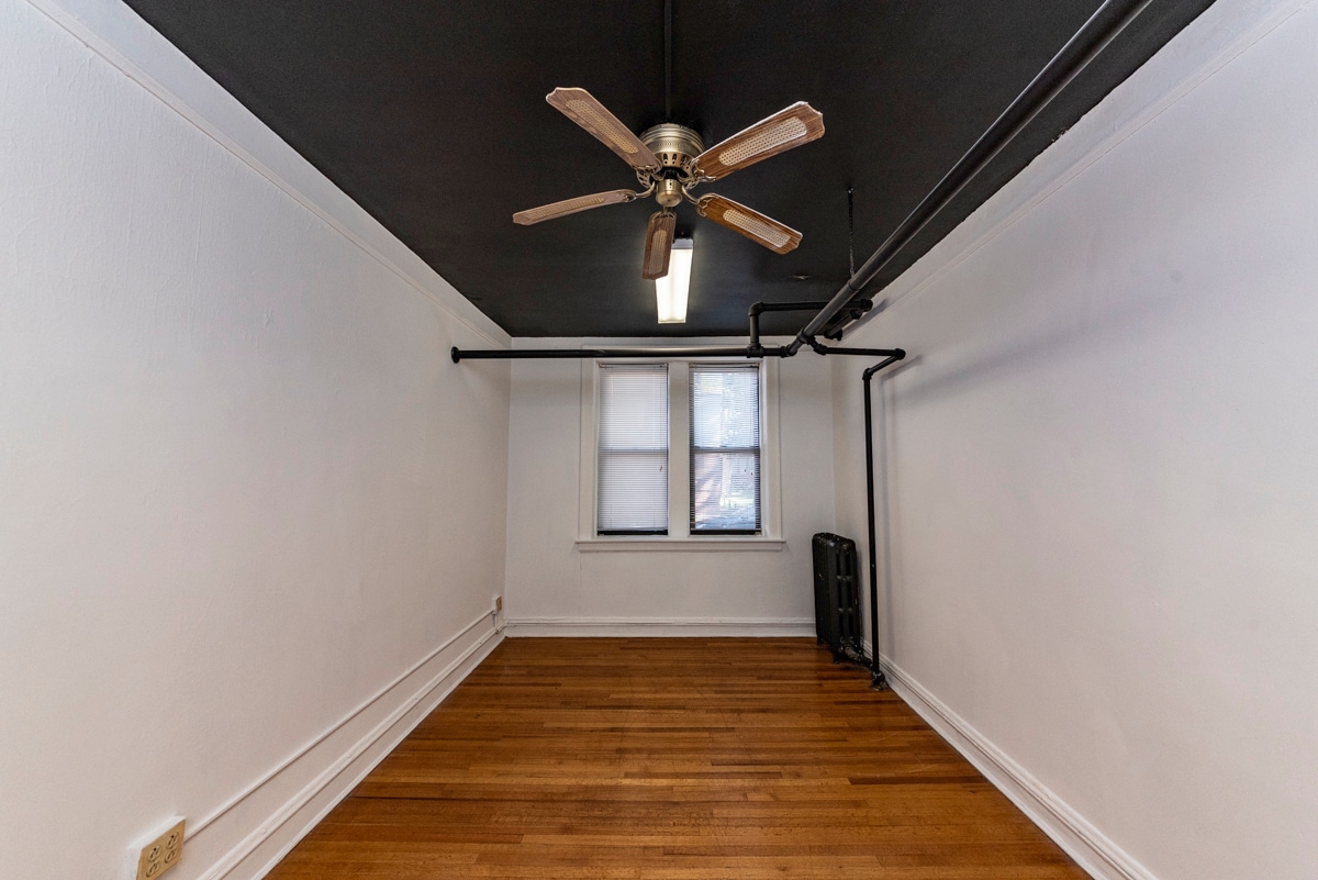 Building Photo - 5704 S Harper Ave