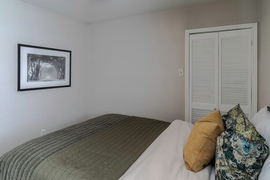 Building Photo - 911 Rockwall St