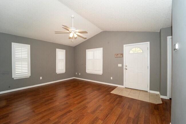 Building Photo - 841 Helen St