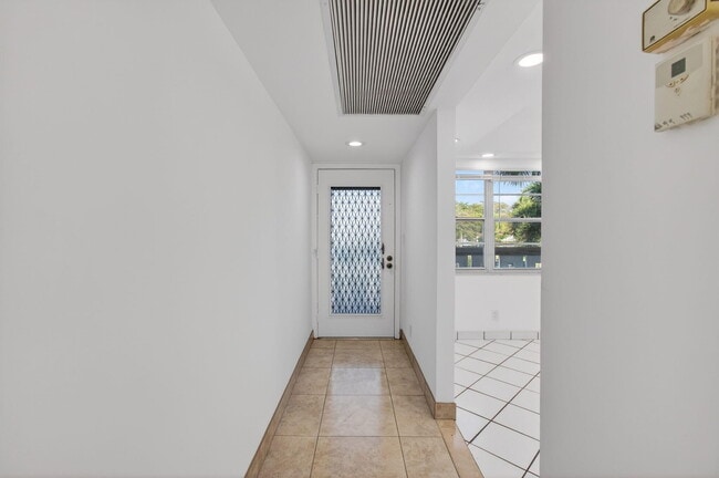 Building Photo - 3502 Bimini Ln