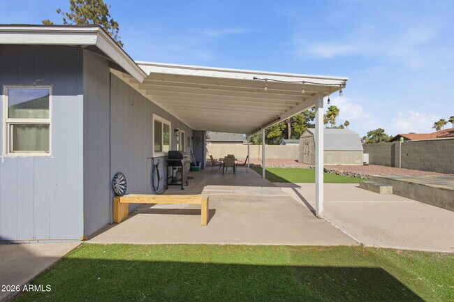 Building Photo - 2329 E Concorda Dr