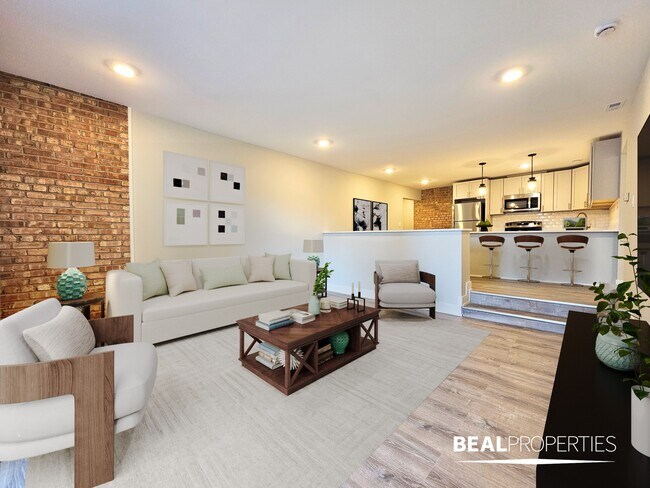 Primary Photo - 1220 N La Salle Dr