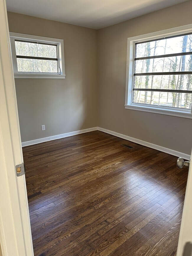 Building Photo - 741 Barron Dr