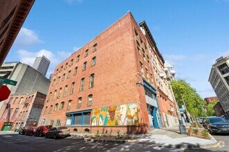 Building Photo - 1 bedroom in Seattle WA 98104