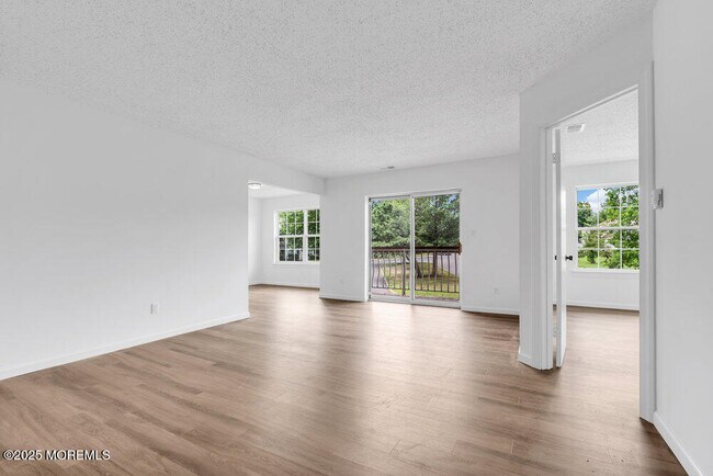 Building Photo - 56 Diane Dr